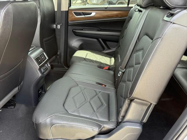 2026 Volkswagen Atlas SE with Technology