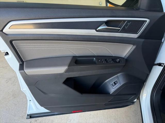 2023 Volkswagen Atlas 3.6L V6 SEL R-Line Black