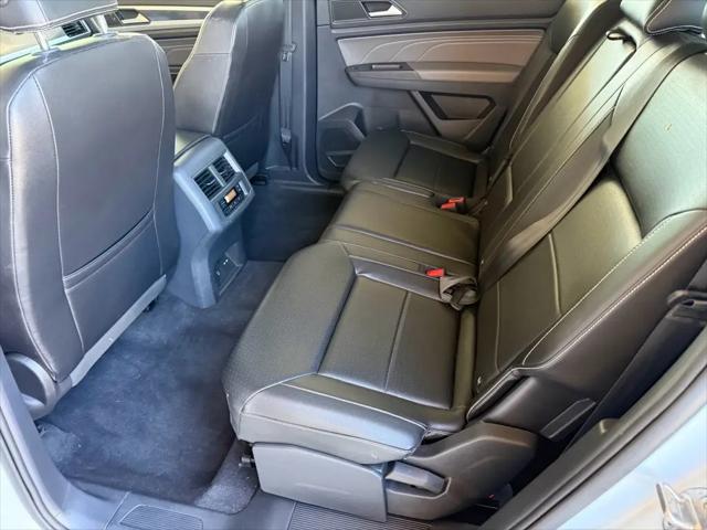 2023 Volkswagen Atlas 3.6L V6 SEL R-Line Black