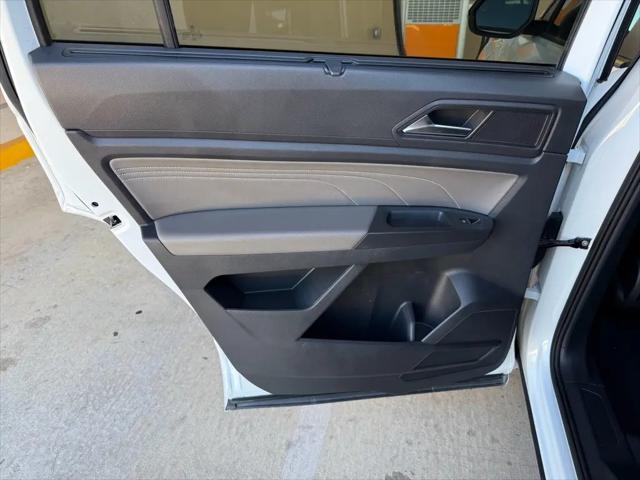 2023 Volkswagen Atlas 3.6L V6 SEL R-Line Black