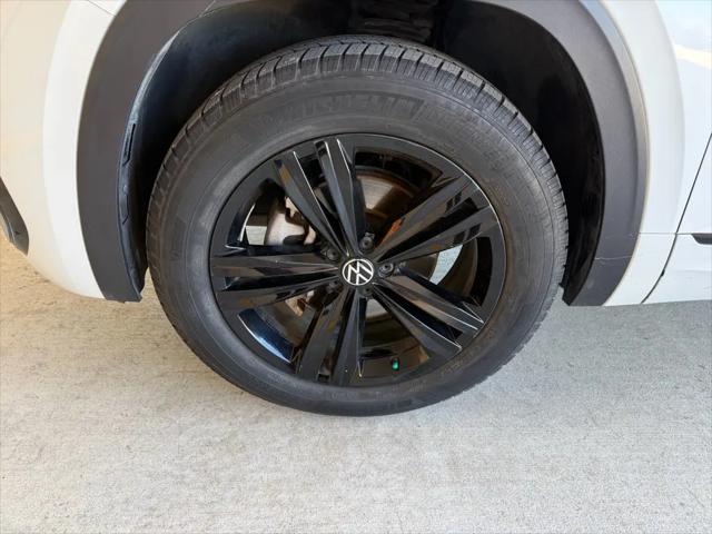 2023 Volkswagen Atlas 3.6L V6 SEL R-Line Black