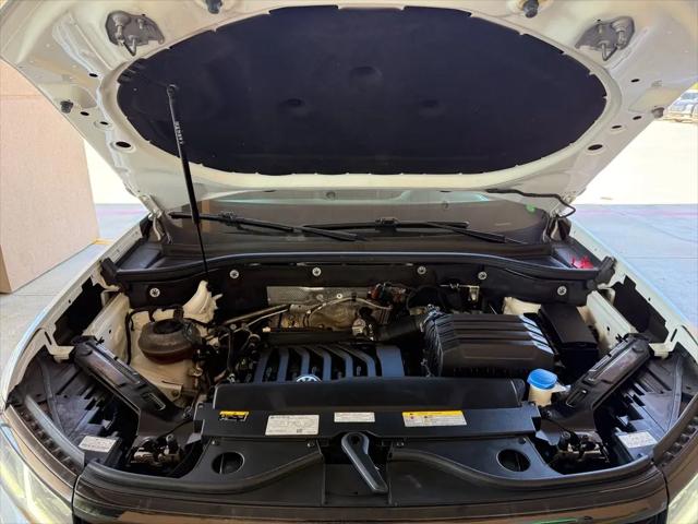 2023 Volkswagen Atlas 3.6L V6 SEL R-Line Black