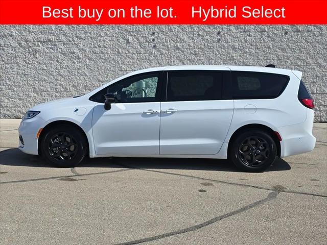2024 Chrysler Pacifica Hybrid S Appearance Pkg