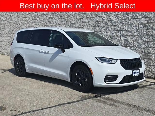 2024 Chrysler Pacifica Hybrid S Appearance Pkg
