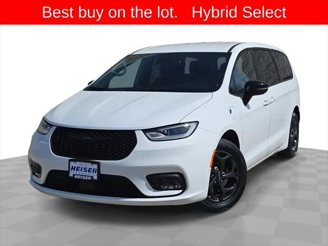 2024 Chrysler Pacifica Hybrid S Appearance Pkg for sale in Milwaukee, WI