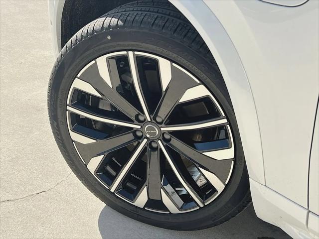 2026 Volvo XC90 Plug-In Hybrid Ultra Dark Theme, T8 AWD, Electric/Gasoline, 7 Seats