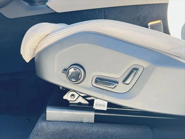 2026 Volvo XC90 Plug-In Hybrid Ultra Dark Theme, T8 AWD, Electric/Gasoline, 7 Seats