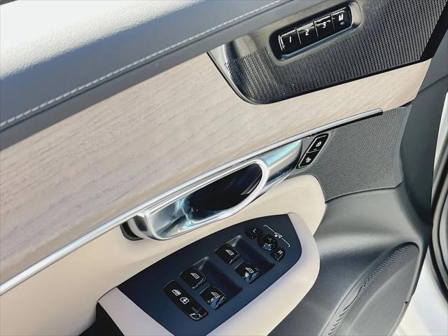 2026 Volvo XC90 Plug-In Hybrid Ultra Dark Theme, T8 AWD, Electric/Gasoline, 7 Seats