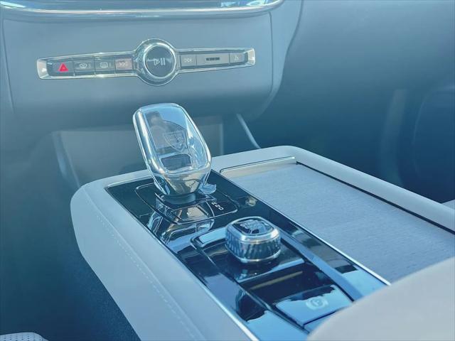 2026 Volvo XC90 Plug-In Hybrid Ultra Dark Theme, T8 AWD, Electric/Gasoline, 7 Seats