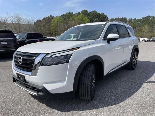 2025 Nissan Pathfinder Platinum FWD