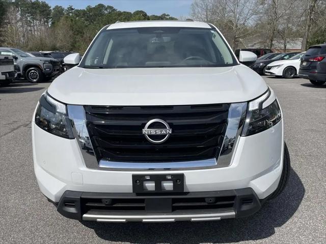 2025 Nissan Pathfinder Platinum FWD