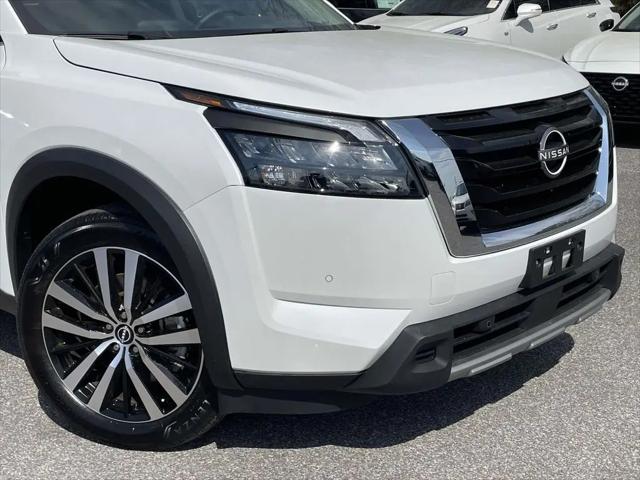2025 Nissan Pathfinder Platinum FWD