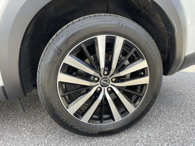 2025 Nissan Pathfinder Platinum FWD