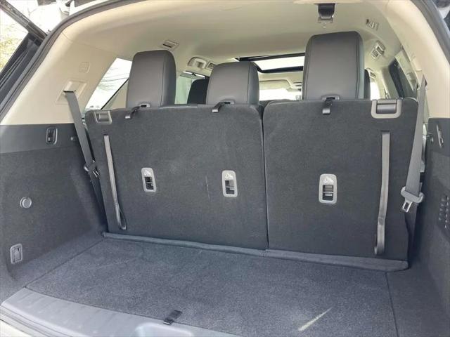 2025 Nissan Pathfinder Platinum FWD