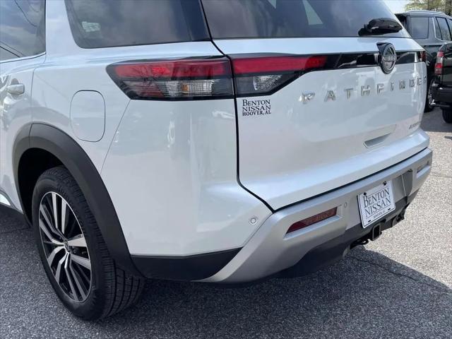 2025 Nissan Pathfinder Platinum FWD