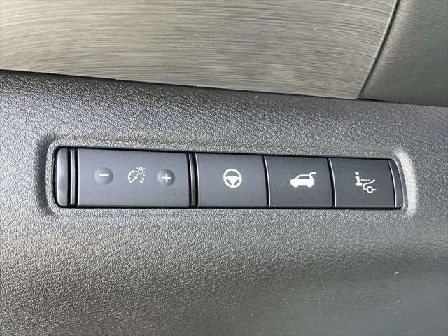 2025 Nissan Pathfinder Platinum FWD