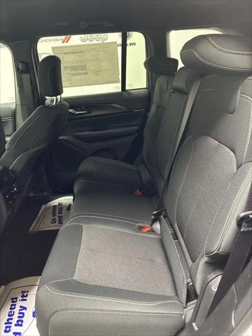 2026 Jeep Grand Cherokee Laredo 4x4