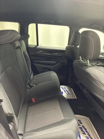 2026 Jeep Grand Cherokee Laredo 4x4