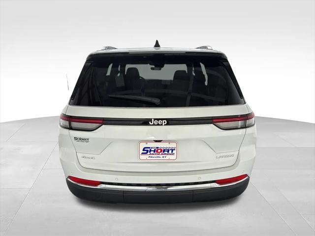 2026 Jeep Grand Cherokee Laredo 4x4