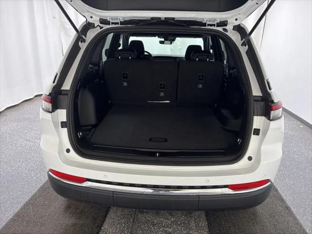 2026 Jeep Grand Cherokee Laredo 4x4