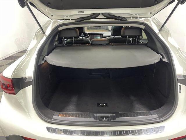 2018 INFINITI QX30 Premium