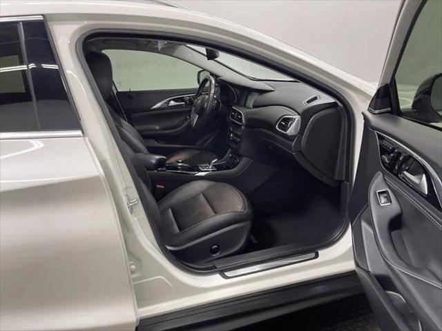 2018 INFINITI QX30 Premium