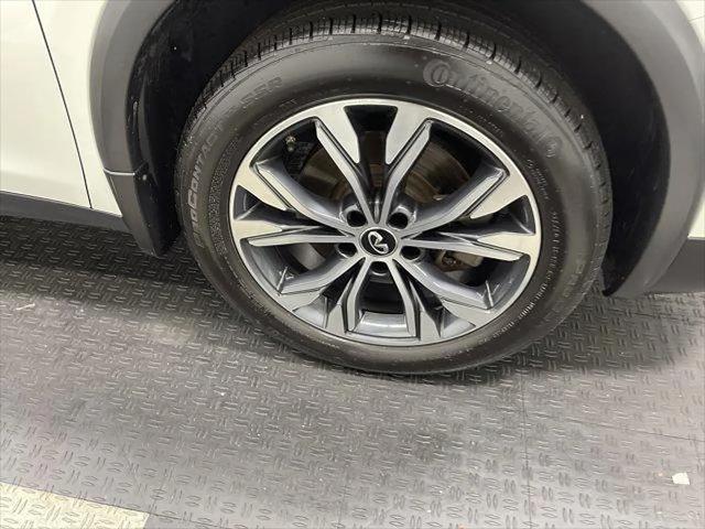 2018 INFINITI QX30 Premium