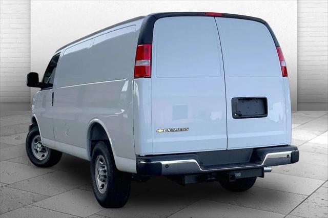 2026 Chevrolet Express Cargo Van 2500 Regular Wheelbase, WT, RWD
