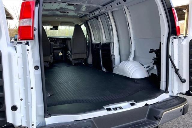 2026 Chevrolet Express Cargo Van 2500 Regular Wheelbase, WT, RWD