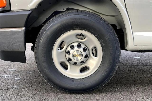 2026 Chevrolet Express Cargo Van 2500 Regular Wheelbase, WT, RWD