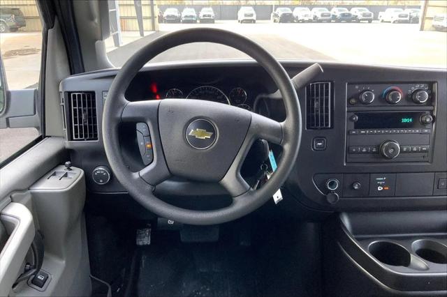 2026 Chevrolet Express Cargo Van 2500 Regular Wheelbase, WT, RWD