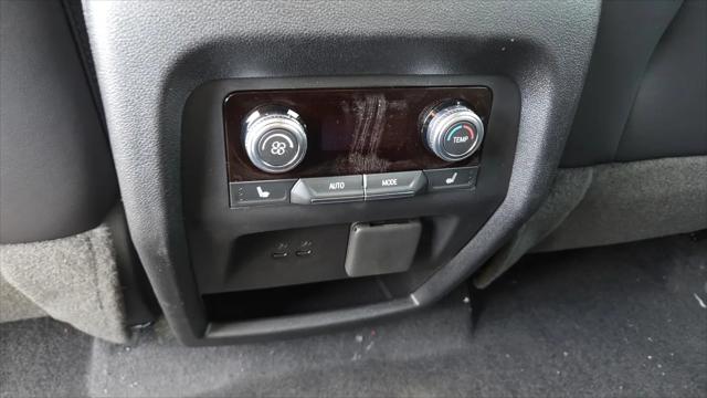 2026 GMC Acadia Elevation FWD