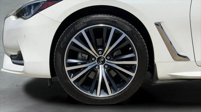 2022 INFINITI Q60 LUXE AWD