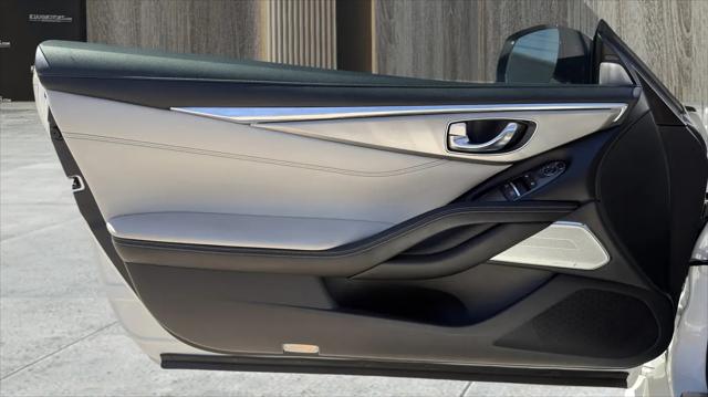 2022 INFINITI Q60 LUXE AWD