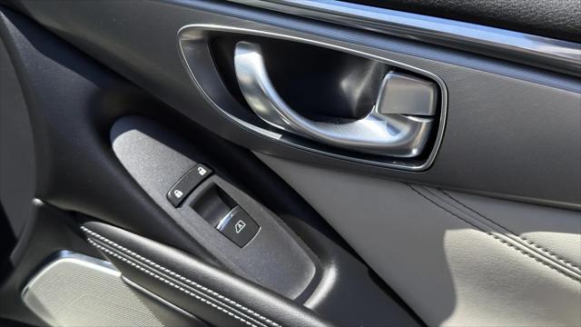 2022 INFINITI Q60 LUXE AWD