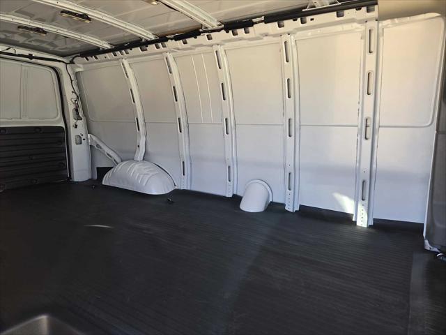 2026 Chevrolet Express Cargo Van 2500 Extended Wheelbase, WT, RWD