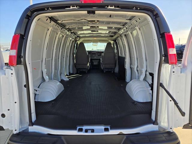 2026 Chevrolet Express Cargo Van 2500 Extended Wheelbase, WT, RWD