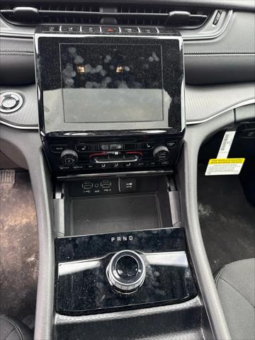 2025 Jeep Grand Cherokee Laredo X 4x4