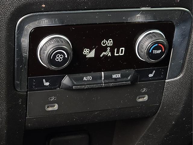 2022 Chevrolet Suburban 4WD Premier