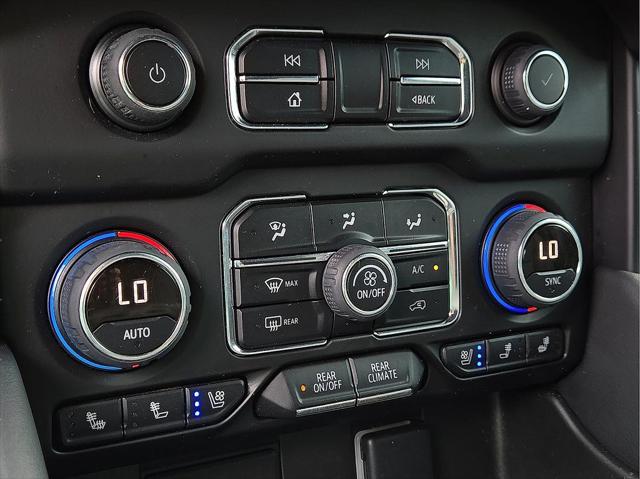 2022 Chevrolet Suburban 4WD Premier