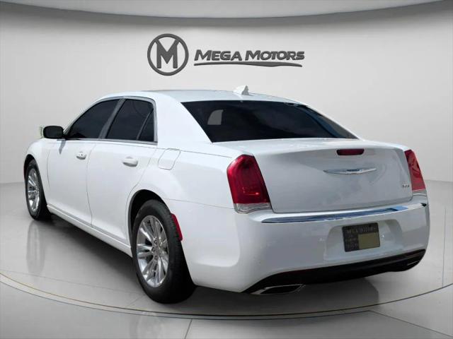 2021 Chrysler 300 Touring