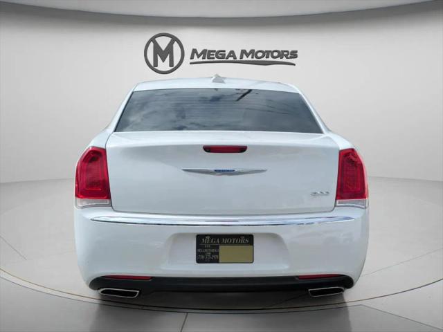 2021 Chrysler 300 Touring