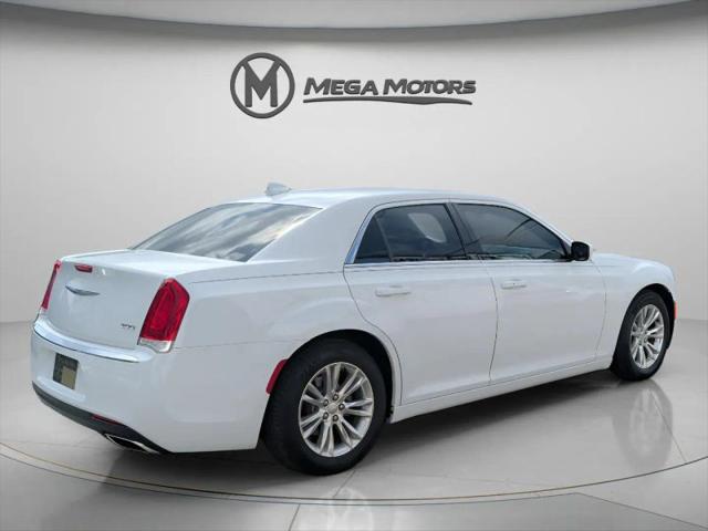2021 Chrysler 300 Touring
