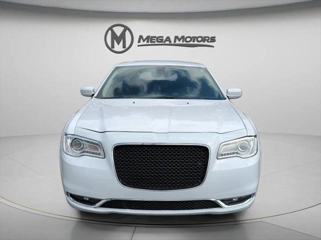2021 Chrysler 300 Touring