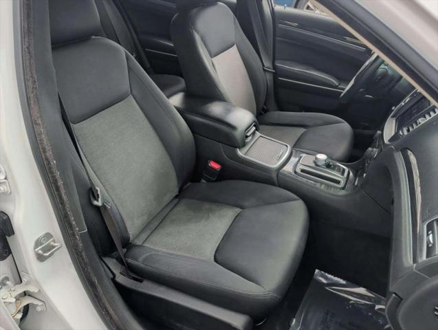 2021 Chrysler 300 Touring