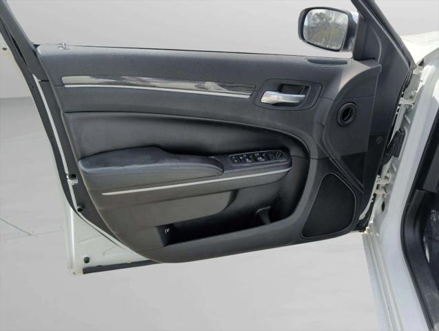 2021 Chrysler 300 Touring