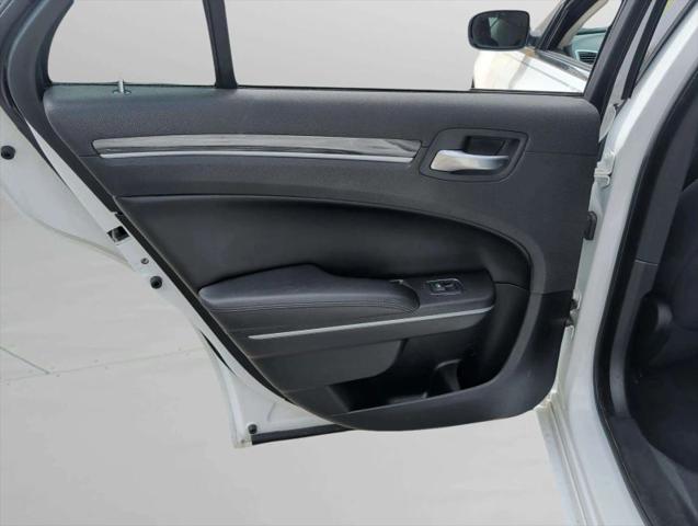 2021 Chrysler 300 Touring