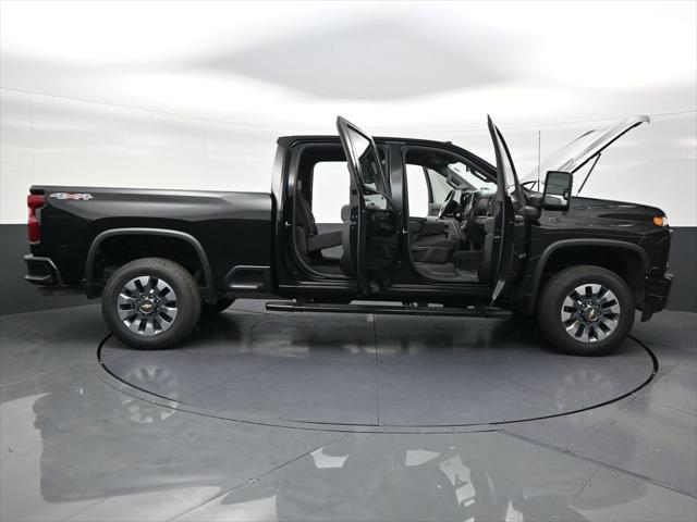 2023 Chevrolet Silverado 2500HD 4WD Crew Cab Standard Bed Custom