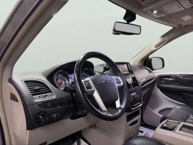 2015 Chrysler Town & Country Touring-L