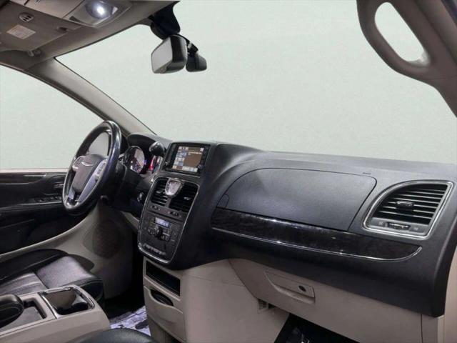 2015 Chrysler Town & Country Touring-L